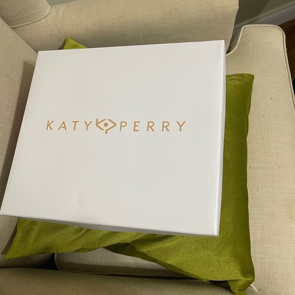 Shortie Bootie - Picture 6 of 6